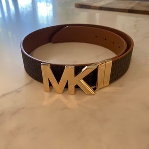 Michael Kors reversible belt